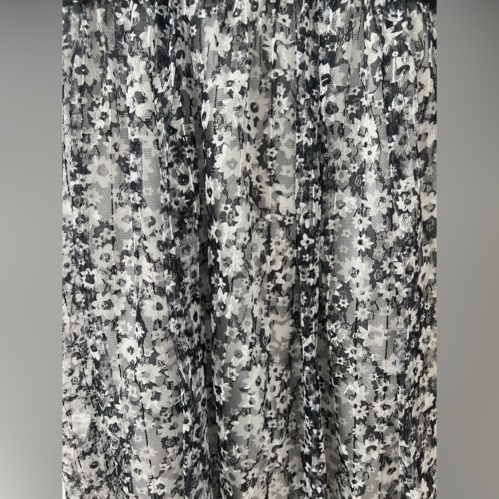 Romeo + Juliet Couture Blackwhite Floral Iridescent sequin mini dress (Size S) - Picture 7 of 11